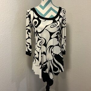 eva varro shirt size medium
flaws and blemishes shown in pictures